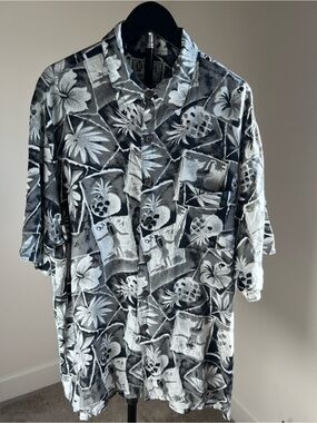 Hana Bay Men’s L Black White and Gray Floral Hawaiian Print Button-Up Shirt